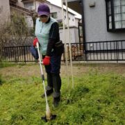 名古屋市名東区の空き家管理　草刈り　作業の様子