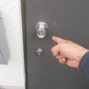 鍵　指さし確認